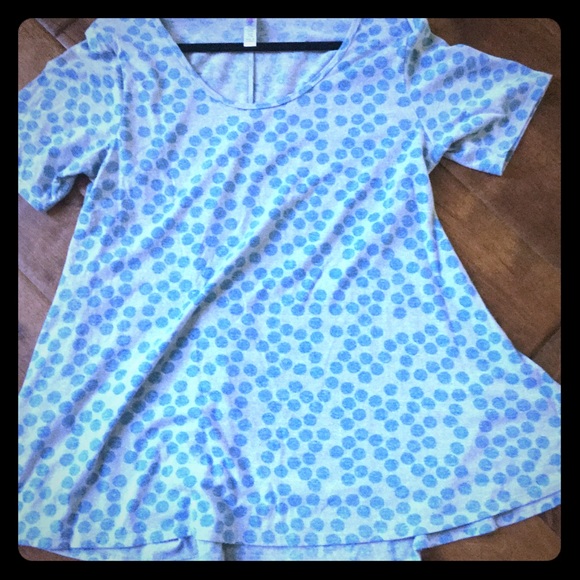 LuLaRoe Tops - LuLaRoe Perfect T Size Large GUC Polka Dots LuLaRoe Tops - LuLaRoe Perfect T Size Large GUC Polka Dots